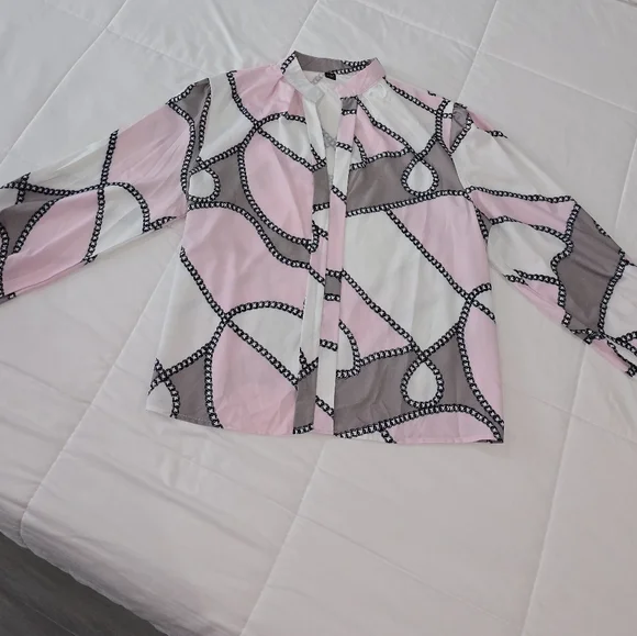 Stylish Pink and White Geometric Women's Top - Picture 6 of 6